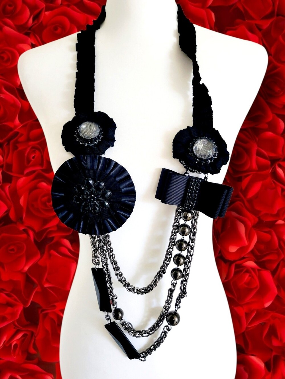 Express | NWT Gorgeous Long Black Floral Mixed Media Chain Statement Necklace